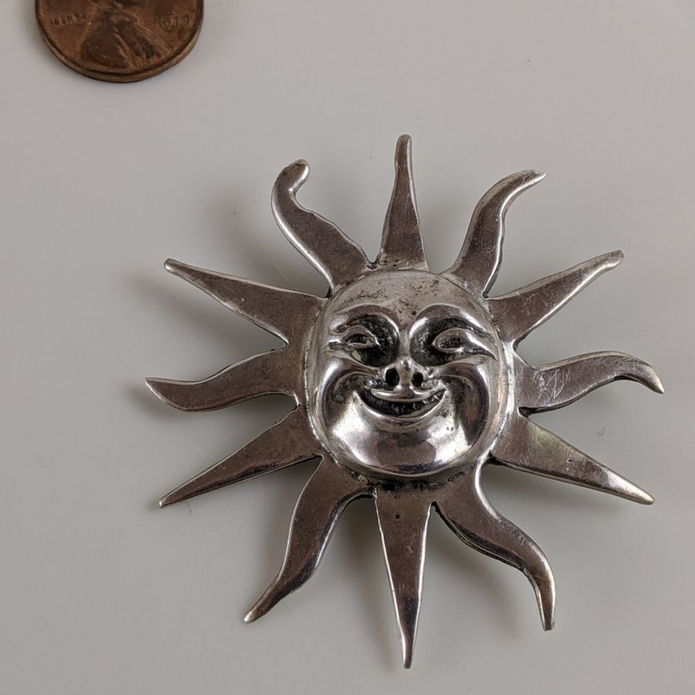 925 Sterling Silver Smiling Sun Mexico Brooch - Picture 3 of 11